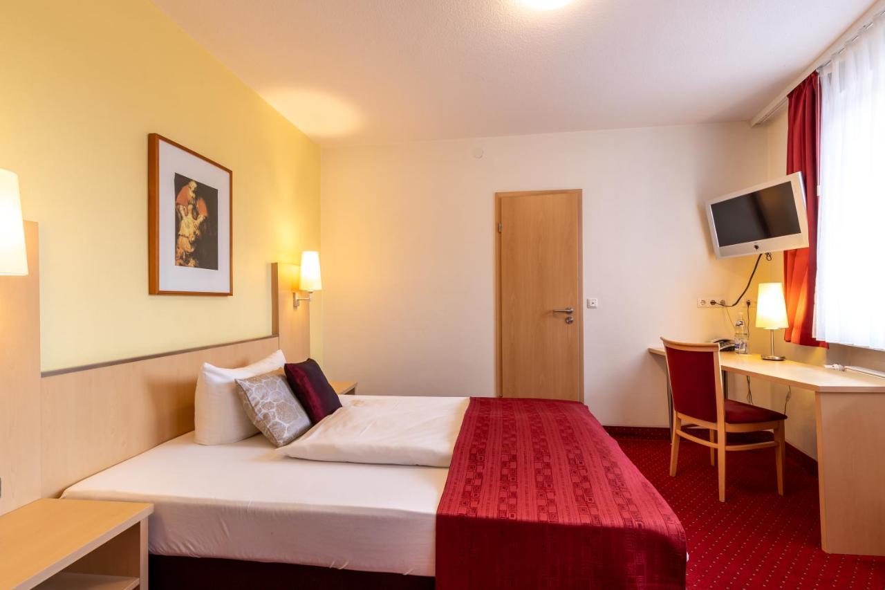 Hotel An Der Eiche Kulmbach Bagian luar foto